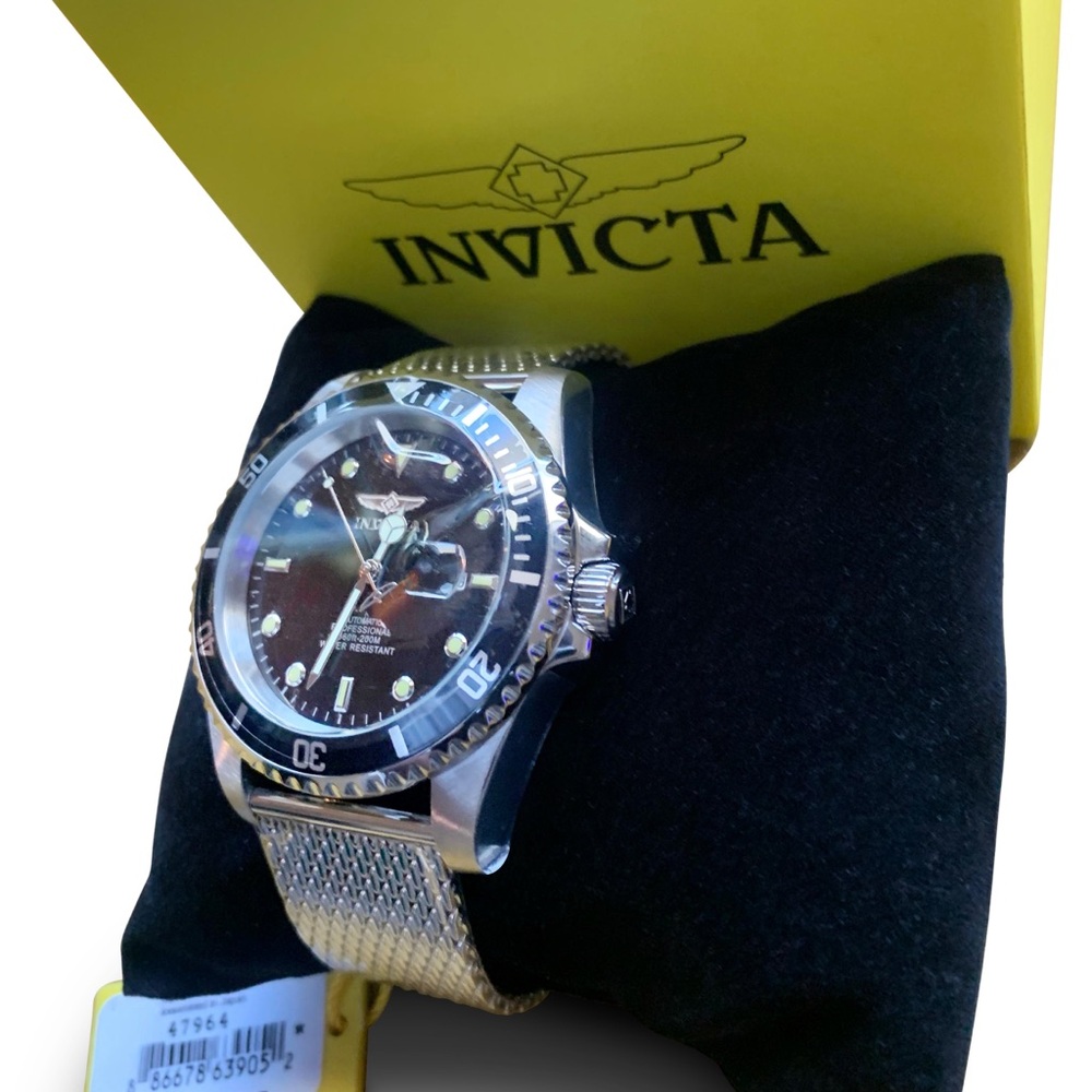 Invicta Black Dial Silver Mesh Watch